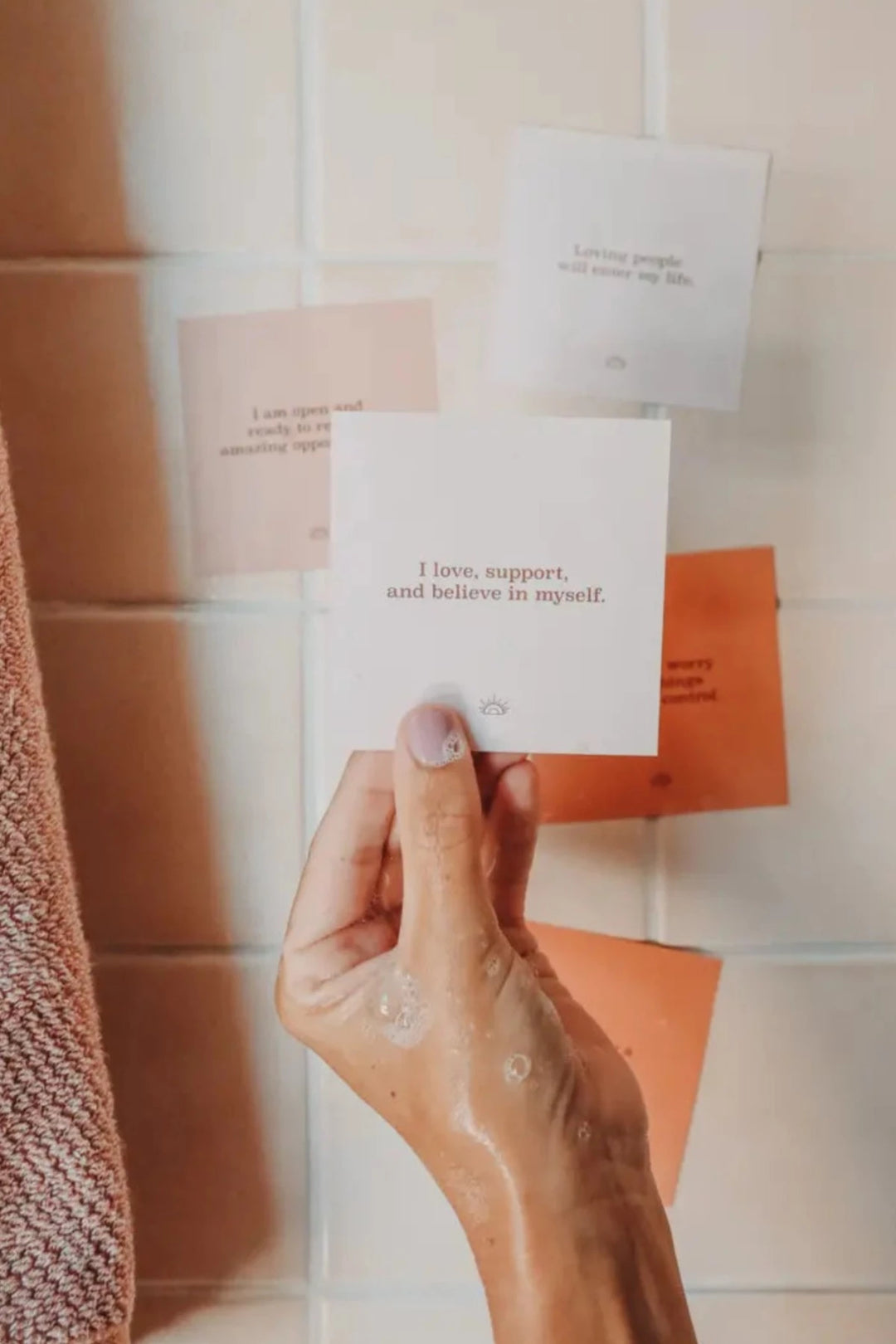 SHOWER AFFIRMATION CARDS - WELLNESS-JaxKelly-drinkingwaterbeekman